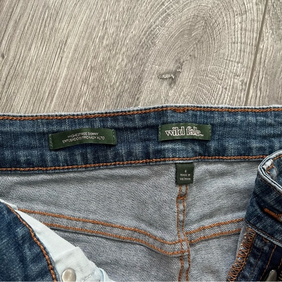 wild fable distressed blue jeans - Picture 3 of 5